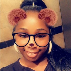 Meet your Posher, Courtney